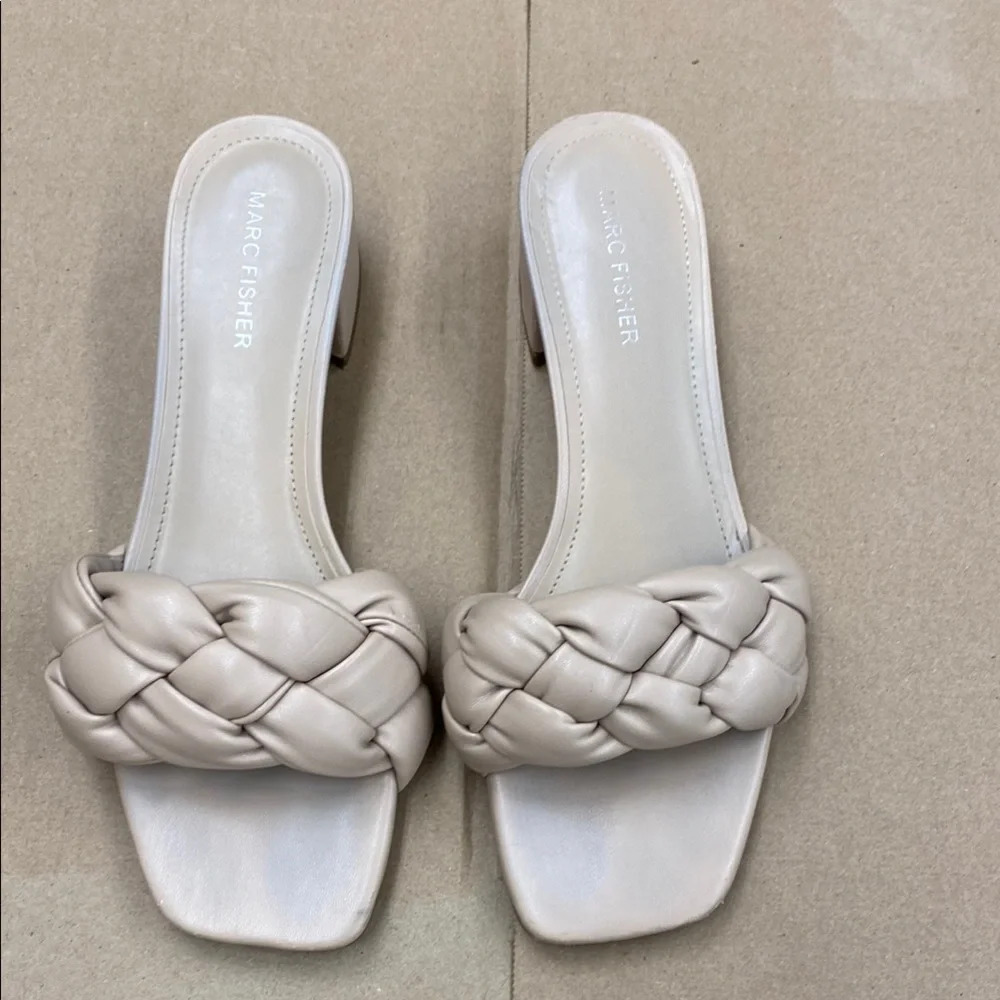 Marc Fisher Cerita Block Heel Beige‎ Braided Sandals Slip On Women's Size 8